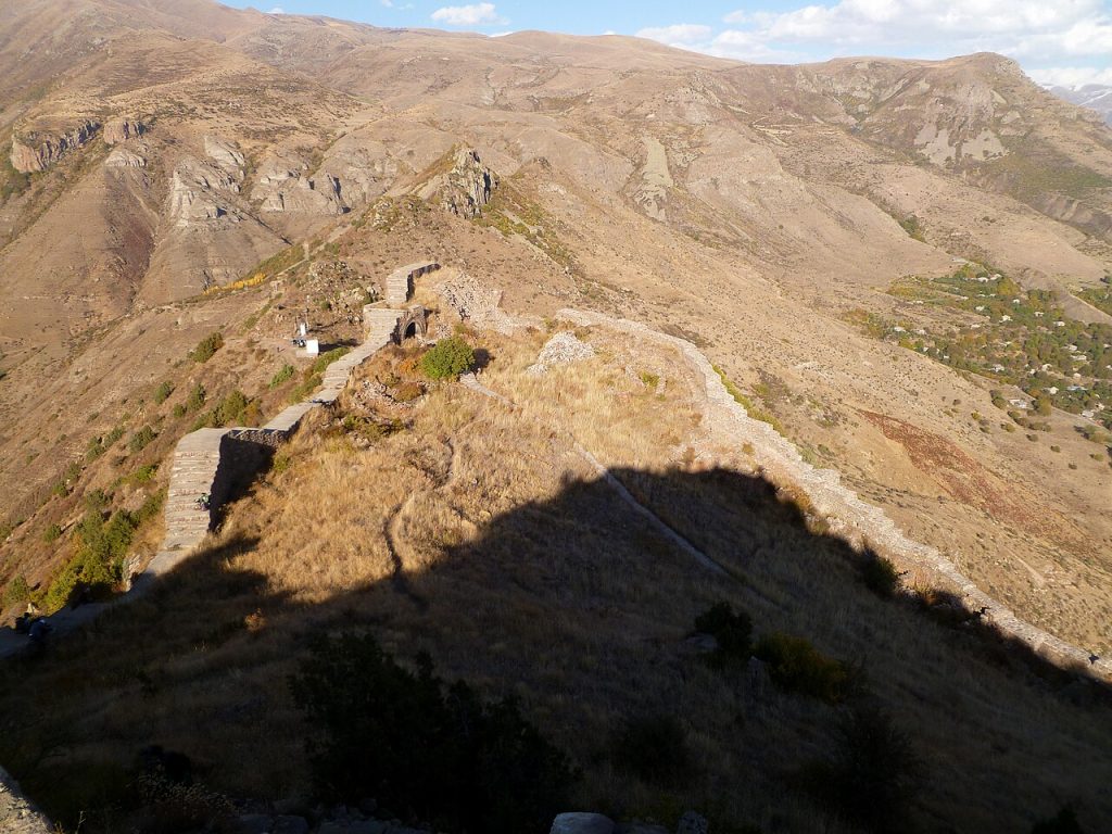 Smbataberd surları
