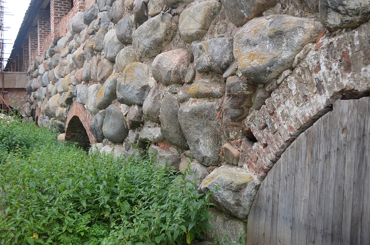 Solovetski Manastırı iç avlusu