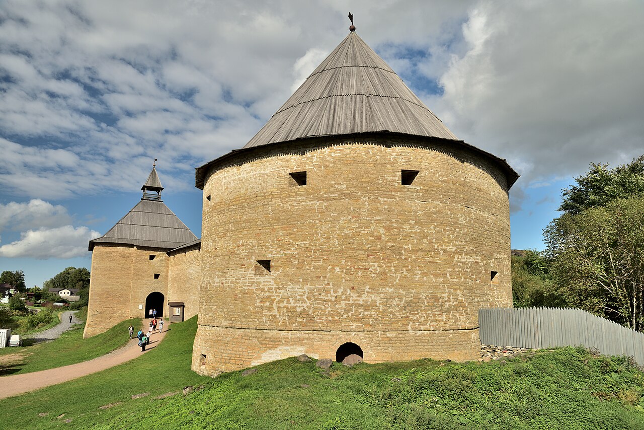 Staraya Ladoga Kalesi ve Volhov