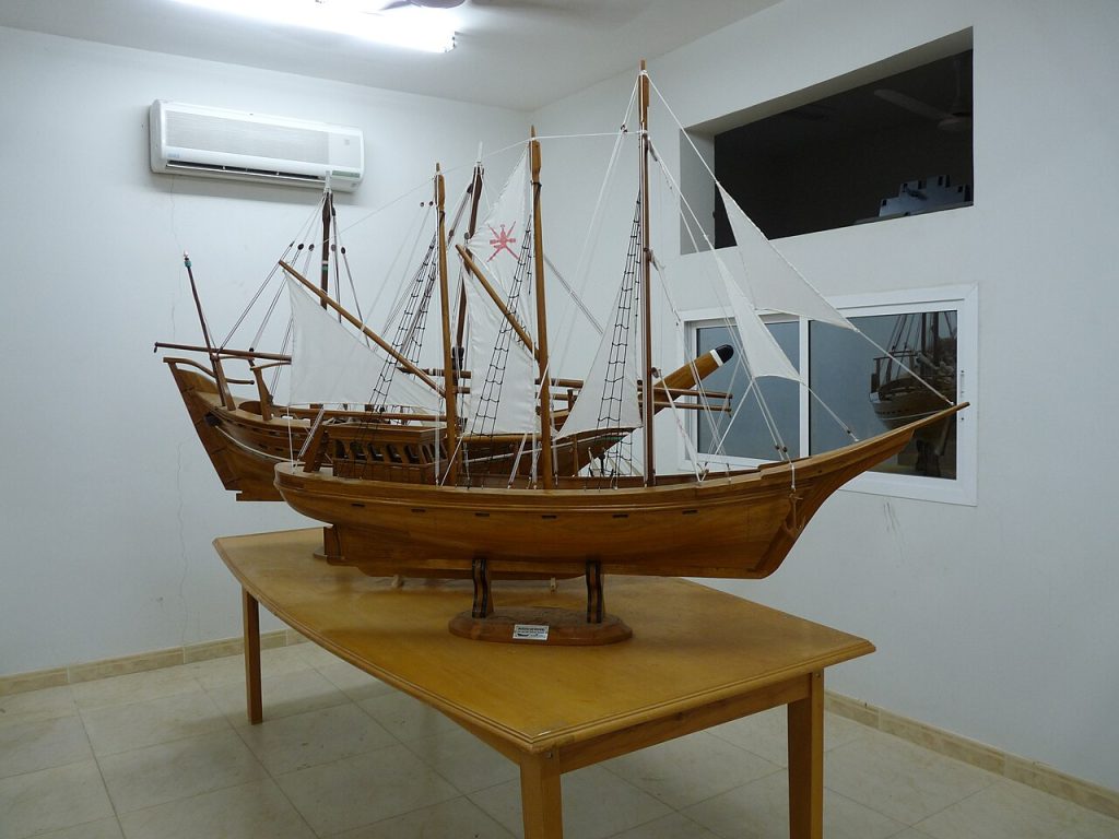 Sur'da geleneksel dhow yapımı
