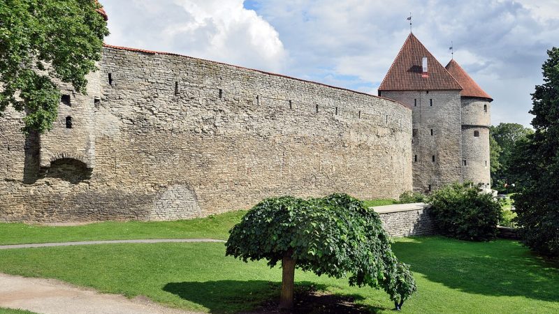 Tallinn Surları ve Toompea: Baltık’ın Masalsı Ortaçağ Kenti