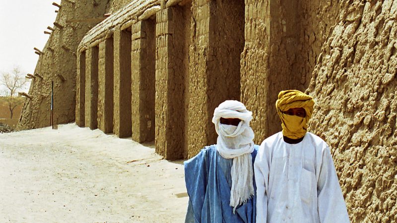 Timbuktu: Çölün Kıyısında Kerpiç Camiler ve El Yazmaları