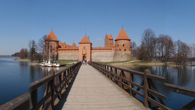 Trakai Ada Kalesi – Galvė Gölü’nün Ortasındaki Litvanya Masalı